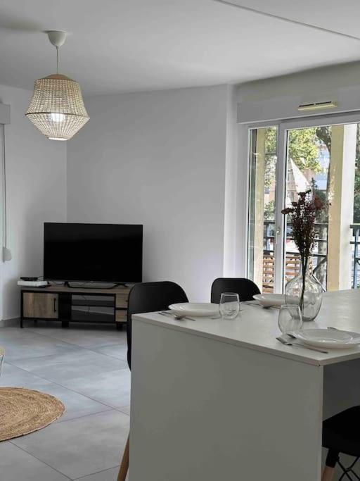 Charmant T3 Moderne Climatise Villeurbanne Luaran gambar