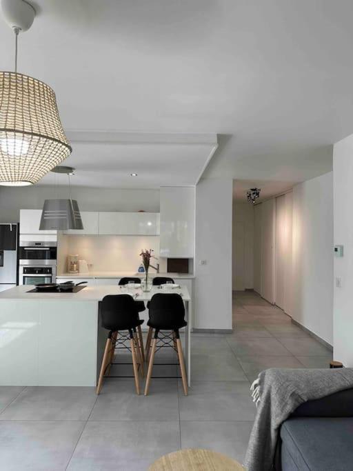 Charmant T3 Moderne Climatise Villeurbanne Luaran gambar