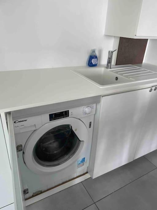 Charmant T3 Moderne Climatise Villeurbanne Luaran gambar