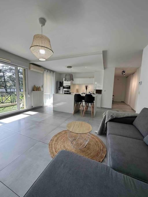 Charmant T3 Moderne Climatise Villeurbanne Luaran gambar
