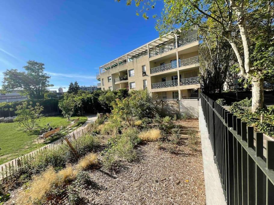 Charmant T3 Moderne Climatise Villeurbanne Luaran gambar